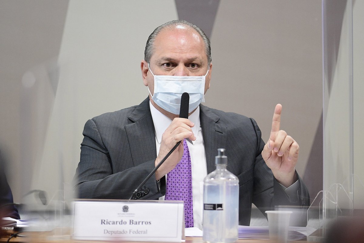 Ricardo Barros nega ter participado da exoneração de Pazuello