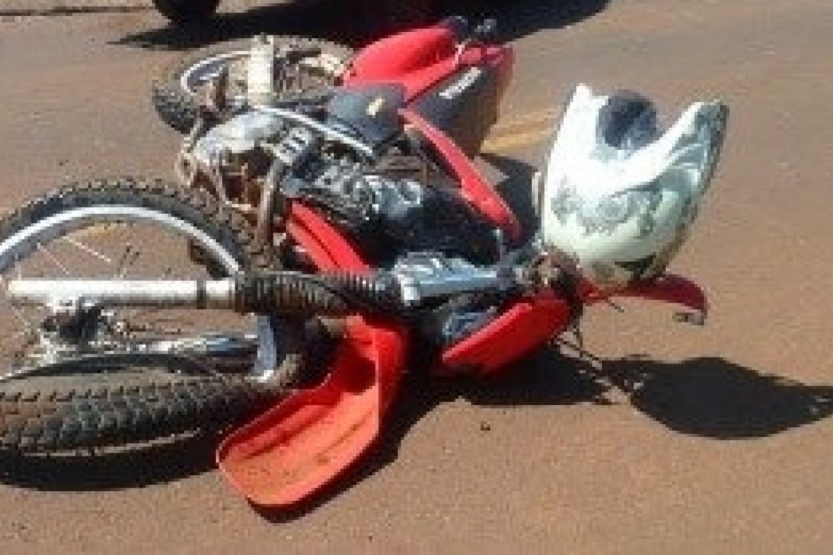 Homem morre atropelado após colidir com carro em auto-estrada na Bahia 