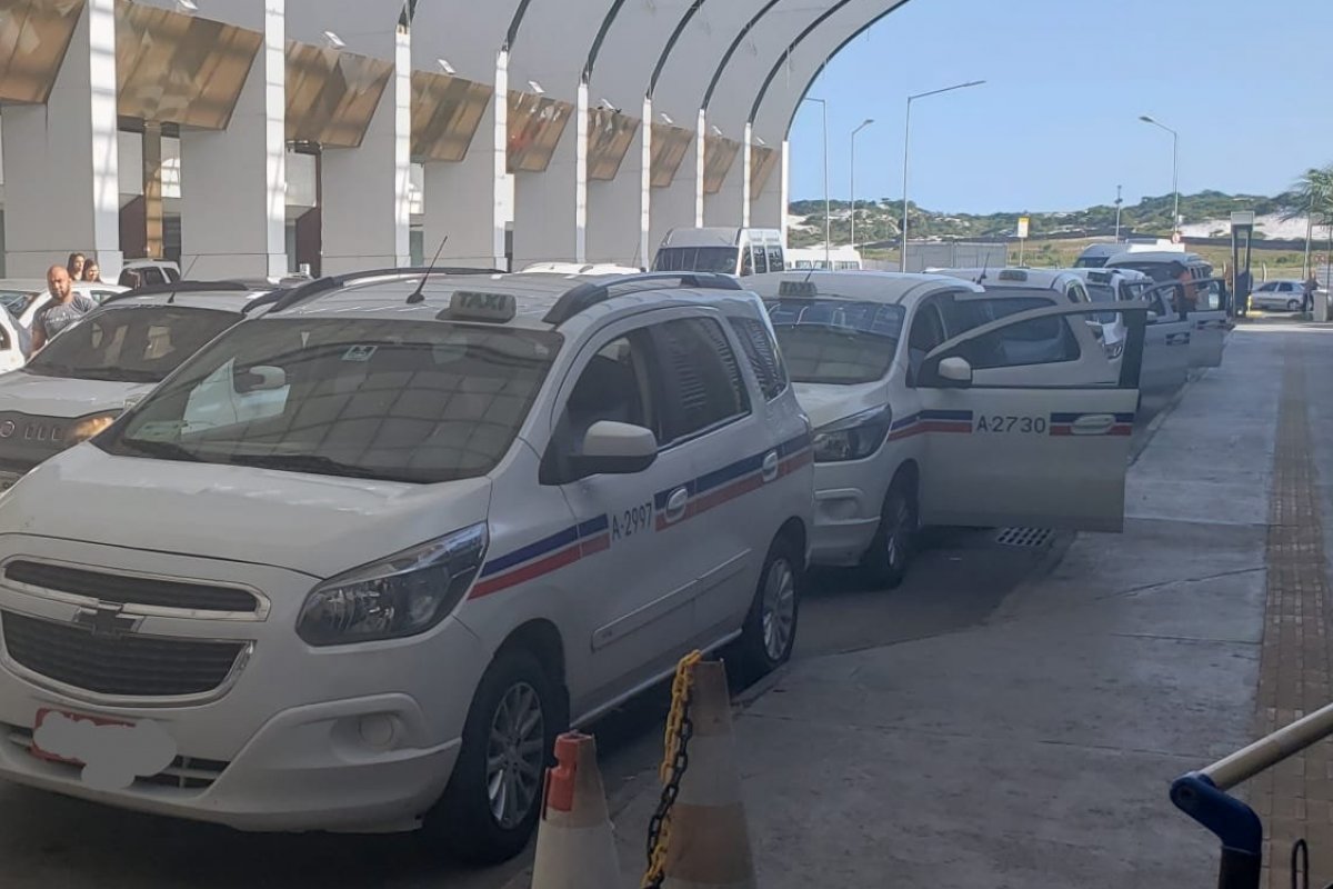 Turistas reclamam dos táxis de Salvador
