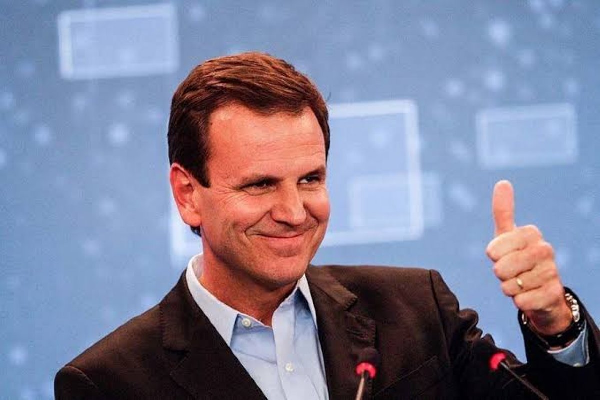 Eduardo Paes, em entrevista, sinaliza que pode apoiar Lula em 2022