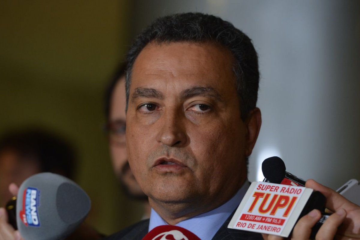 Rui e outros 13 governadores assinam nota em apoio ao STF