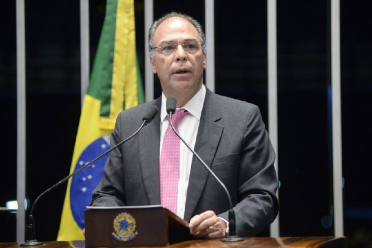 Polícia Federal indica que Fernando Bezerra e filho receberam R$ 5 mi ilegais