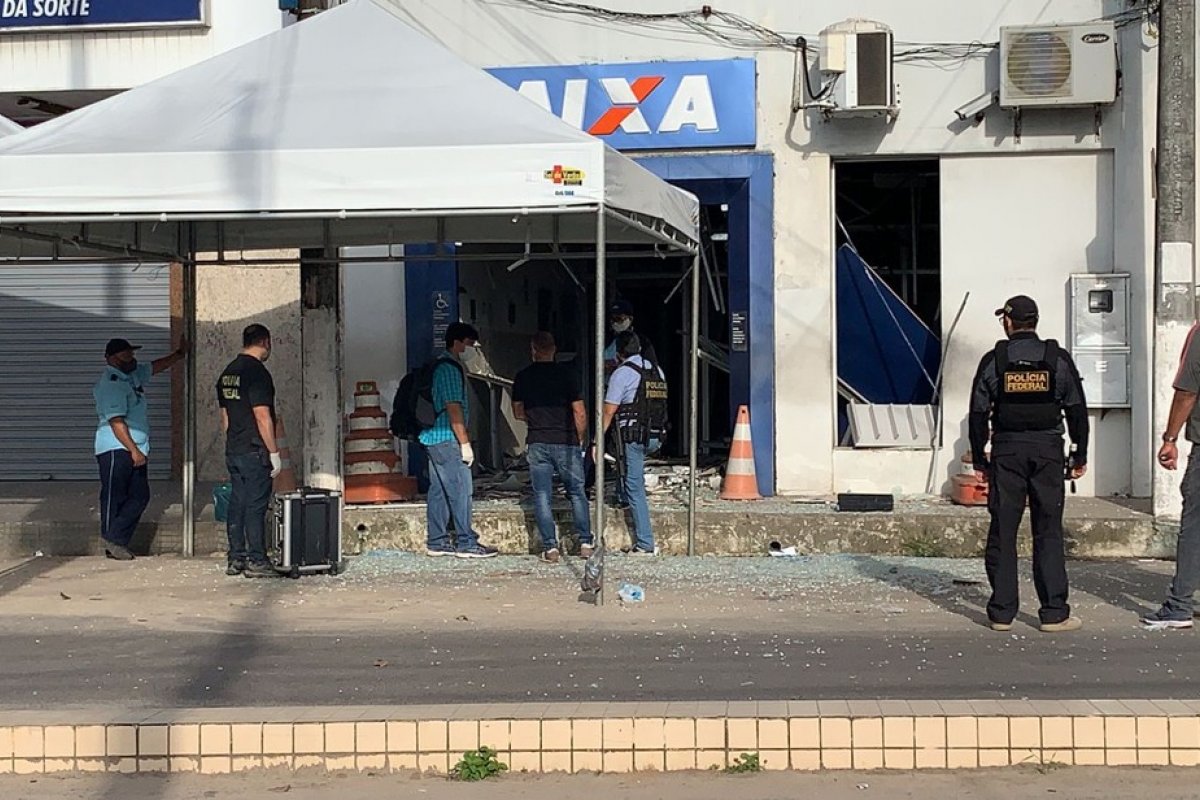 Agência da Caixa é explodida por homens armados em Amélia Rodrigues