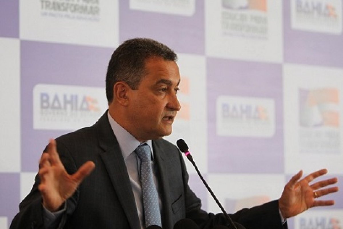 Rui fala em "perseguição na distribuição de vacina" e diz que vai acionar o STF