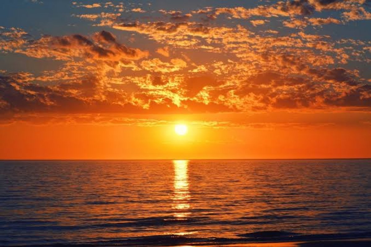 Coleção de Verão 2022 da Loft747 traz cores do pôr do sol como cenário