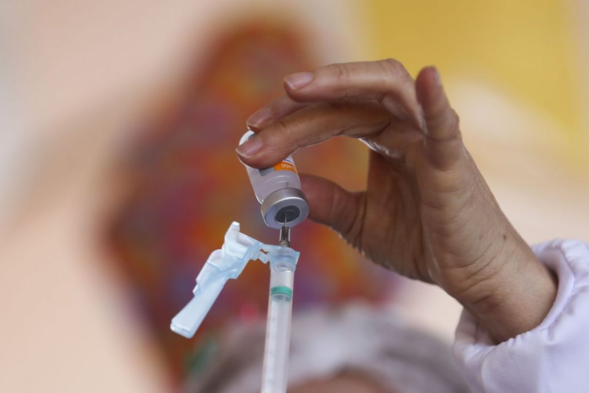 Uma em cada cinco cidades sofre com falta de vacinas contra a Covid-19