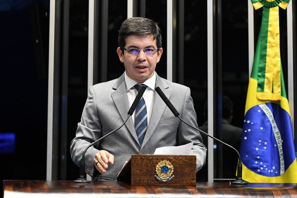 Chefe de gabinete de Randolfe doou para a campanha do senador, afirma site 