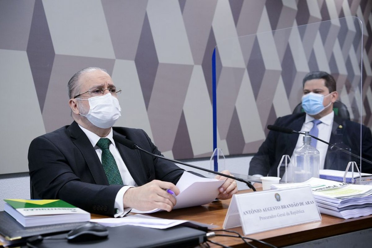  Augusto Aras diz que atua de forma 'técnica e discreta' à frente da PGR