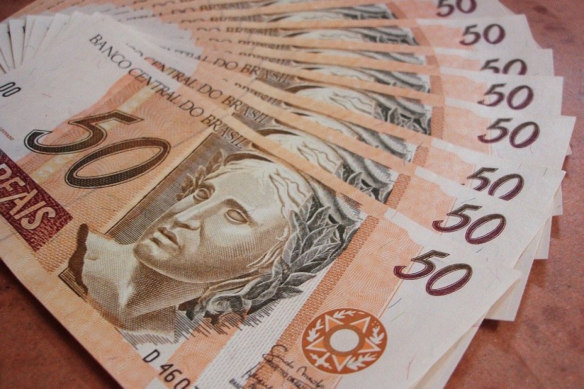 Após fechamento de conta, restituição do IR pode ser feito em até um ano