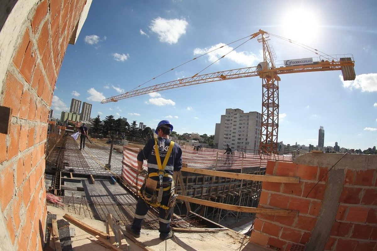 Confiança e intenção de investir sobem na construção, aponta CNI