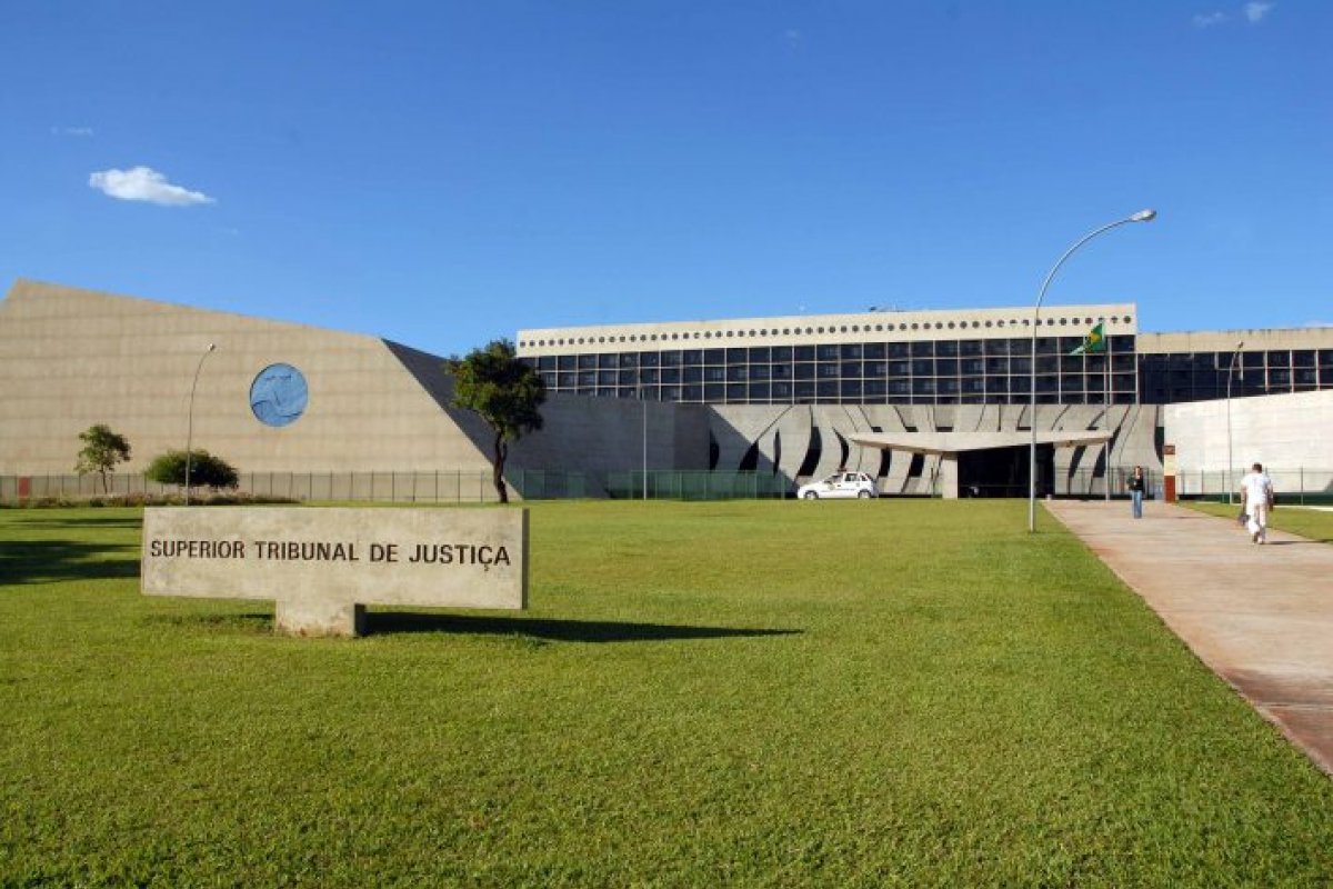 STJ analisa juízo competente para julgar pedidos de redução de mensalidade