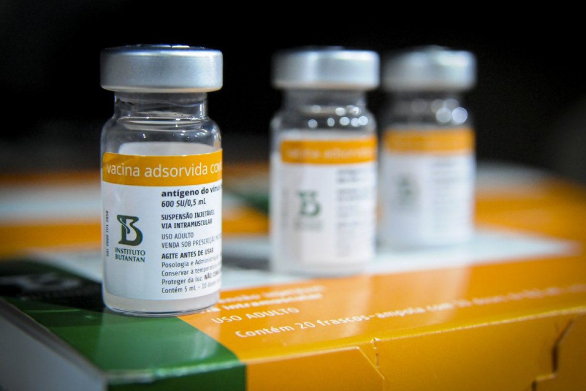 Ministério da Saúde diz que Butantan deve 500 mil doses de Coronavac 