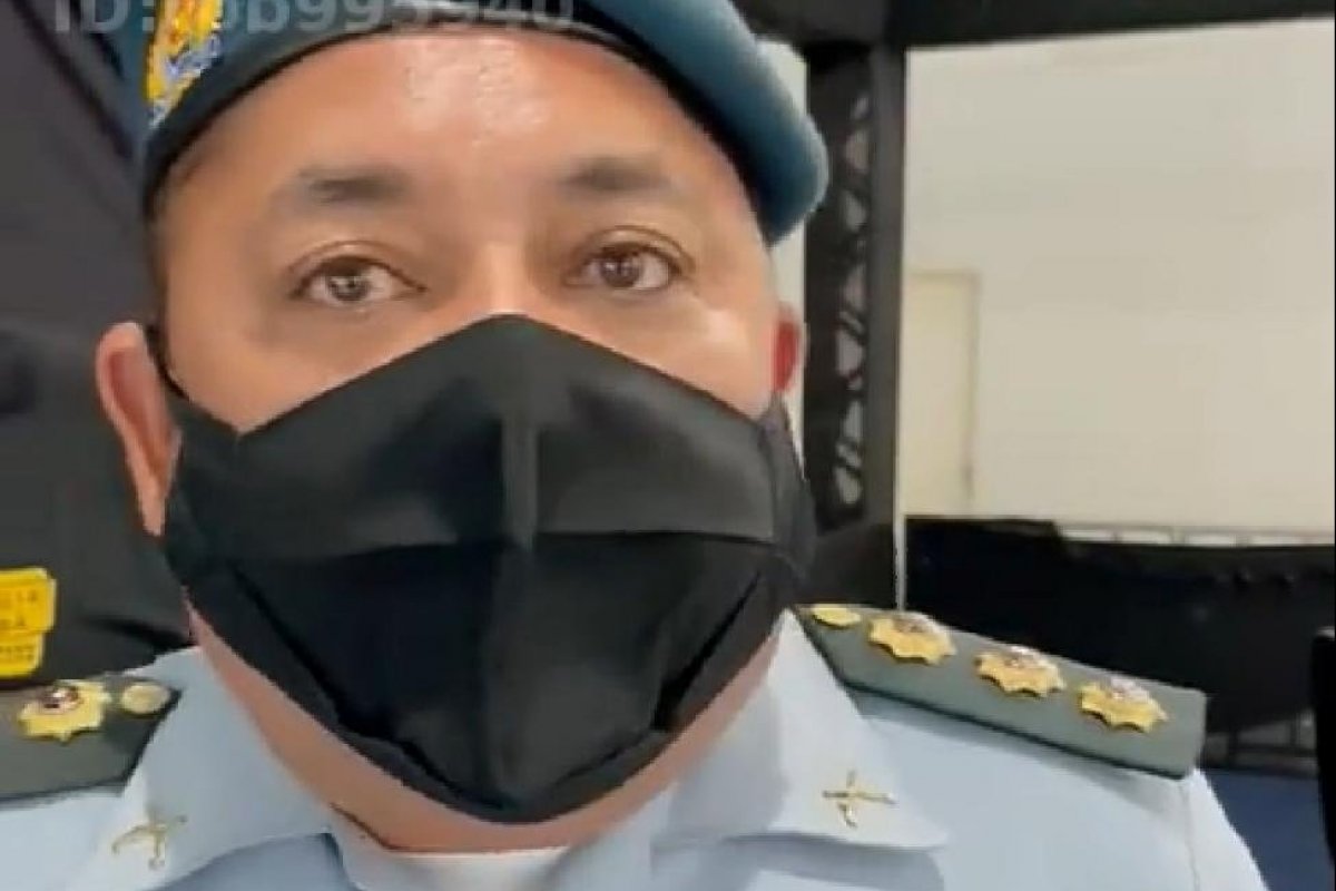 Vídeo: 'A luta é maior do que eu e você', diz coronel Adriano Reis após se manifestar contra decisão de governadores 