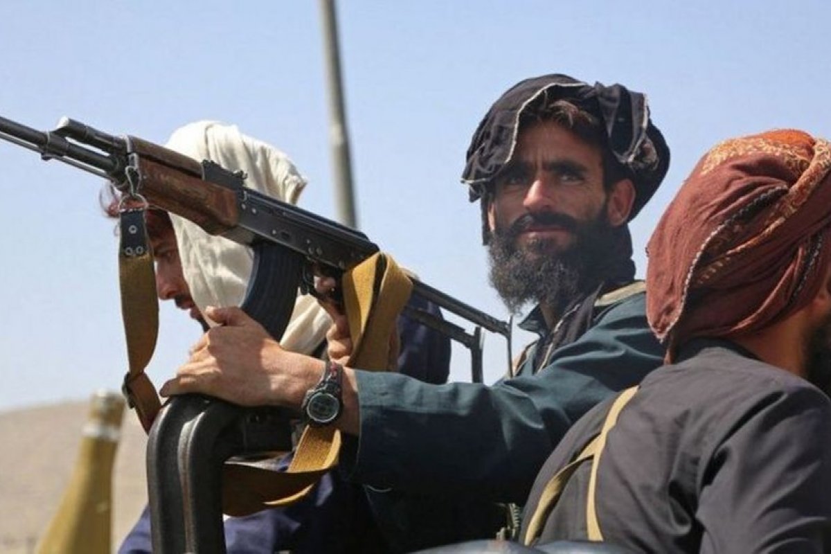 Talibã define prazo de uma semana para ex-funcionários do governo entregarem armas