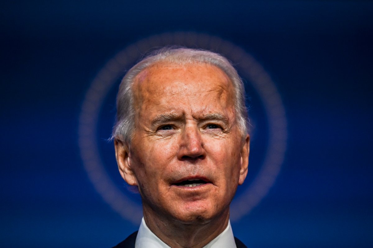 Biden oferece ajuda de R$ 310 milhões em segurança na primeira reunião com presidente ucraniano