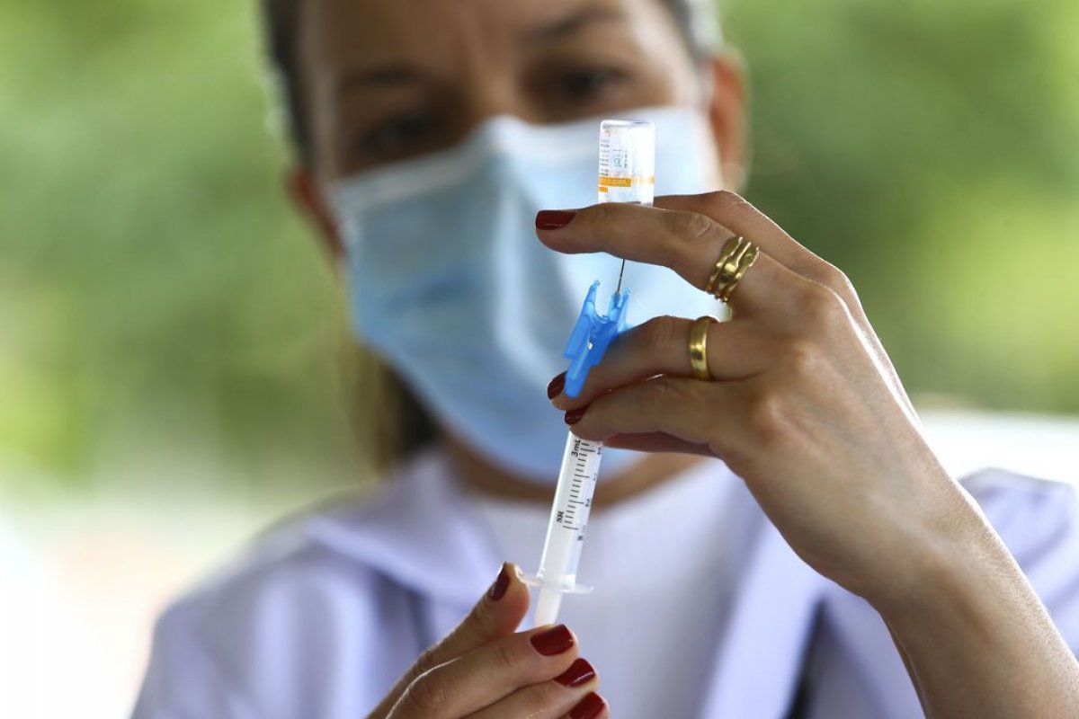 Salvador: 1ª dose contra Covid-19 é retomada para pessoas com 18 anos ou mais 