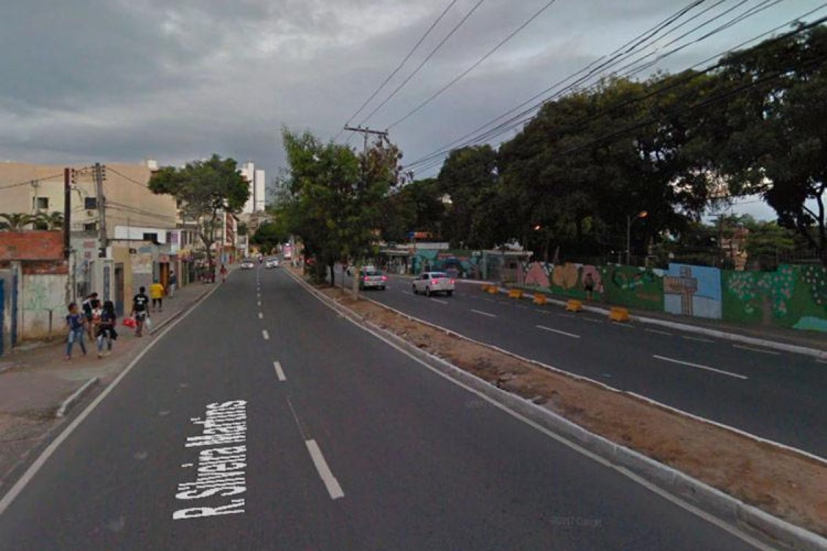 Homem acusado de tentar assaltar com simulacro de arma é agredido por moradores em Salvador