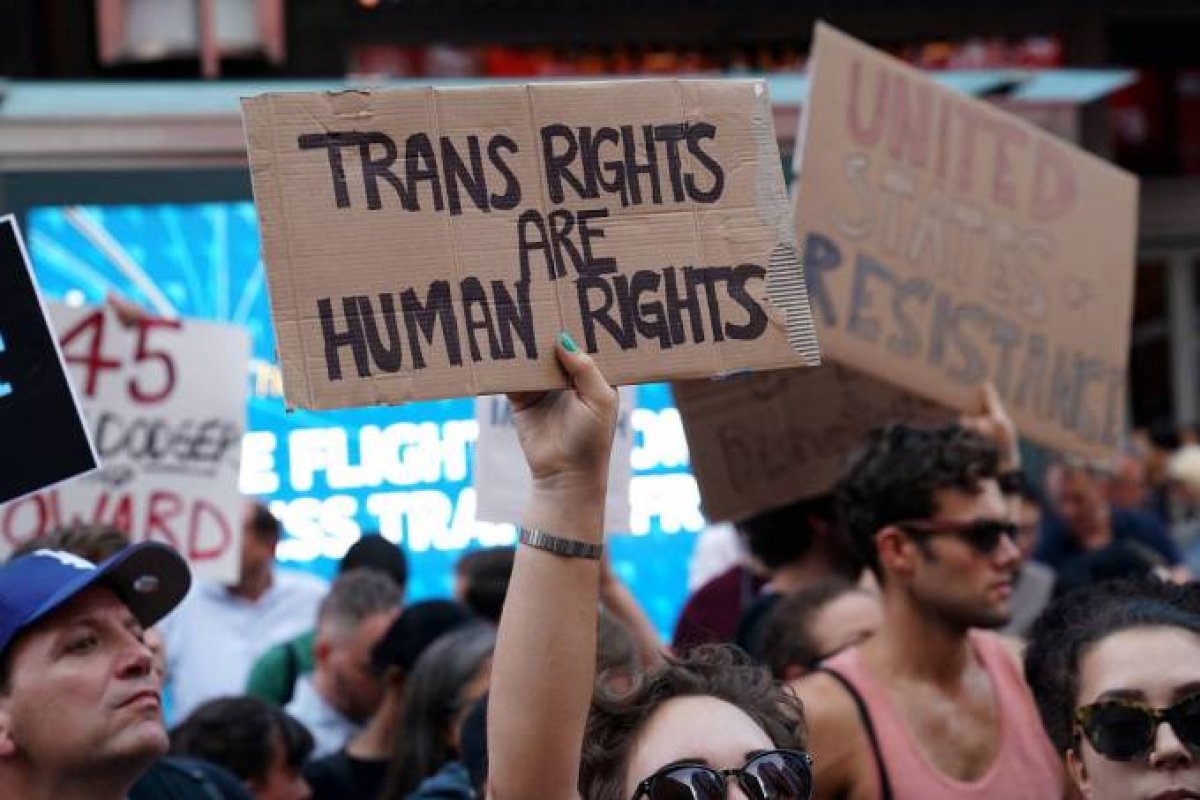 Na Espanha, transexual brasileira é assassinada a facadas