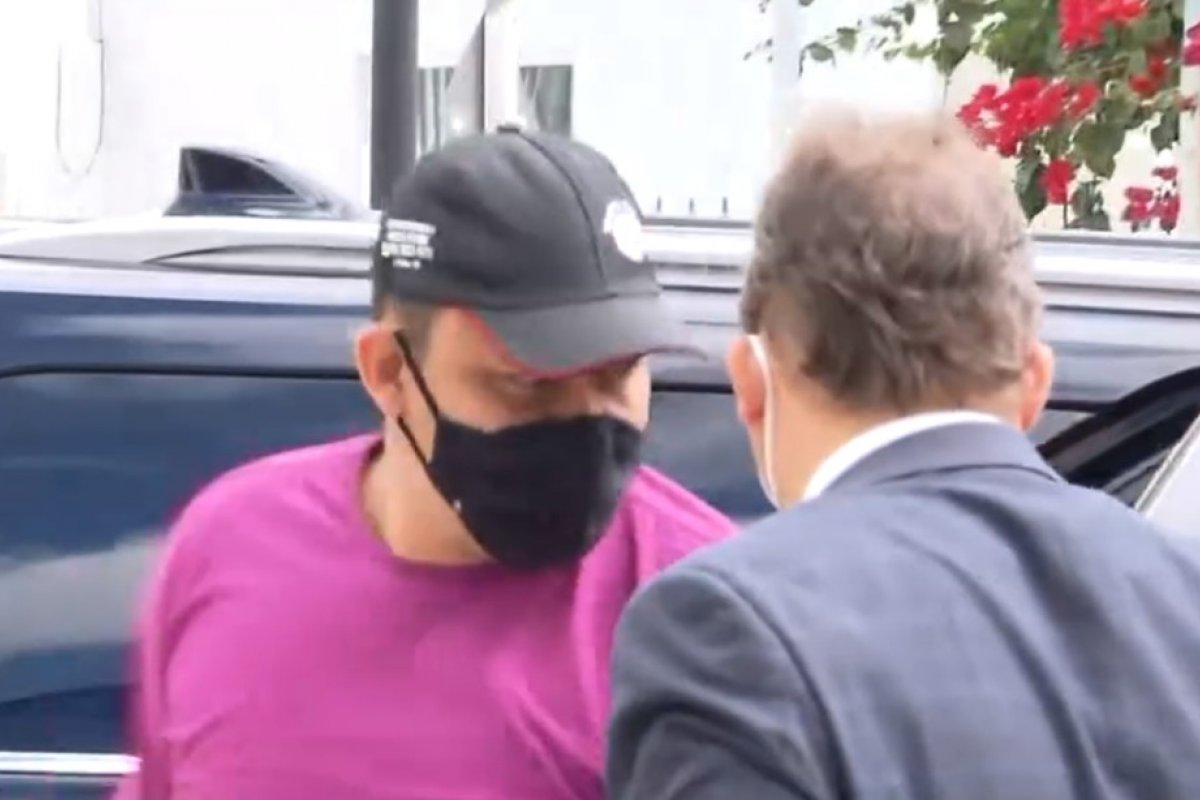 Médico suspeito de matar ex-companheira e abandonar corpo em rodovia se apresenta à polícia