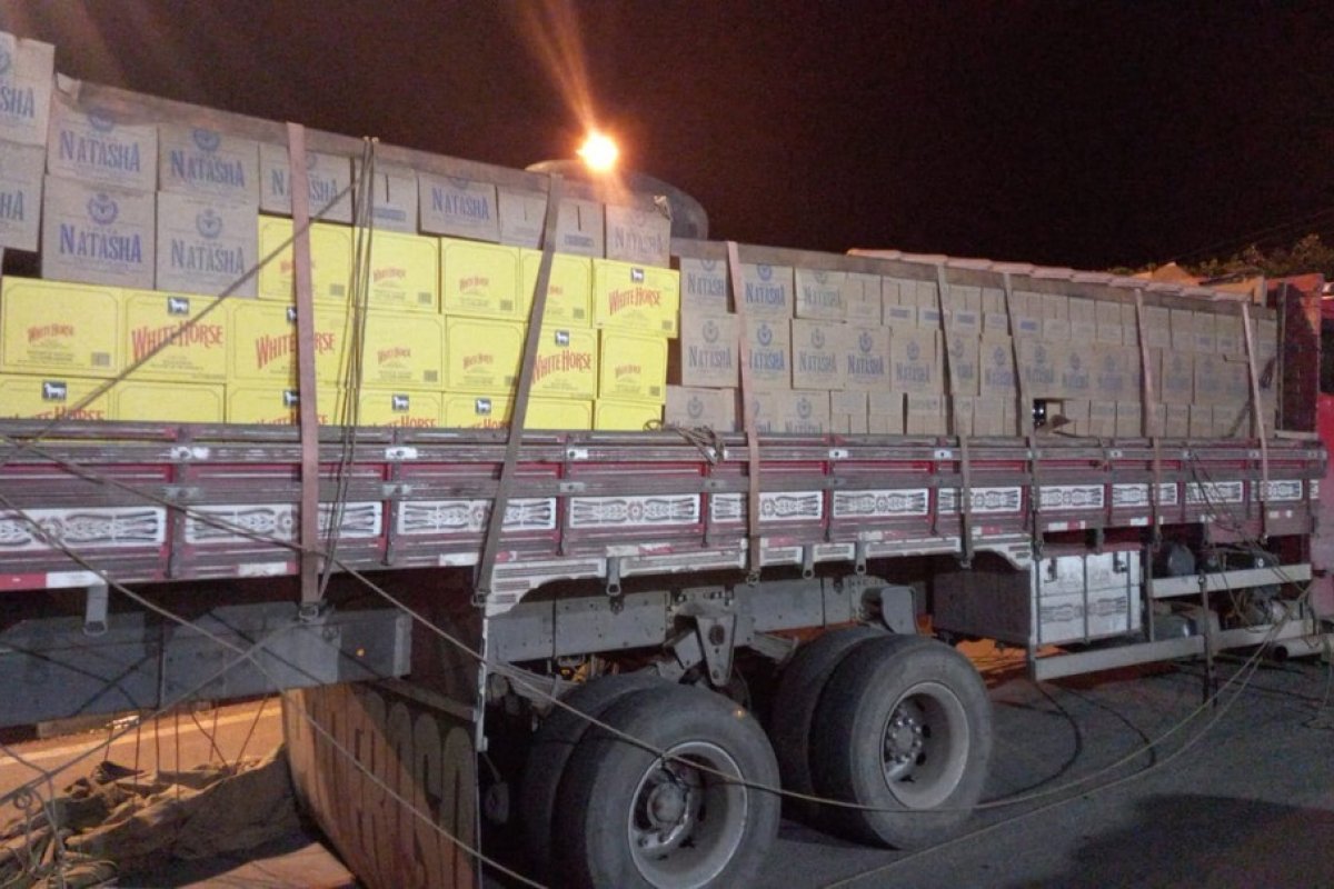 Carga ilegal com 10 mil garrafas de bebida alcoólica é apreendida na Chapada Diamantina