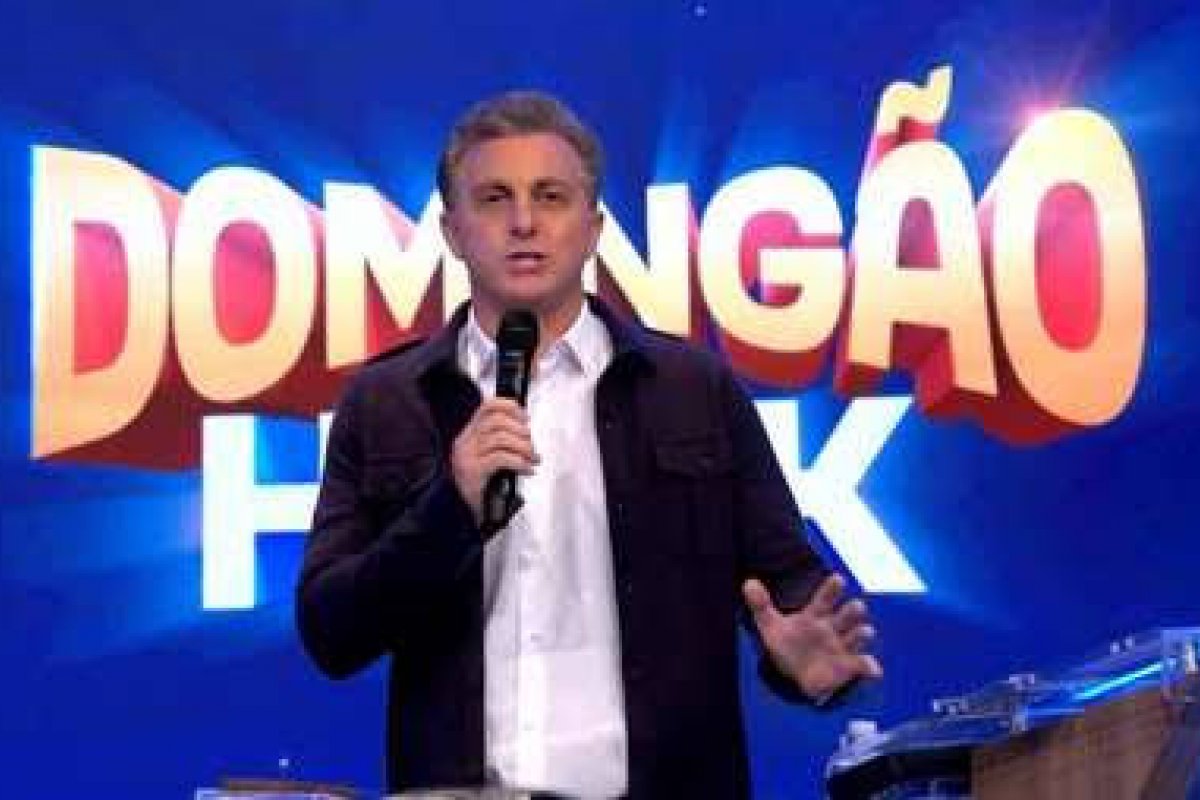 “Domingão do Huck” estreia na liderança, mas não supera o “Super Dança dos Famosos” e a partir de 2022 será  todo ao vivo  