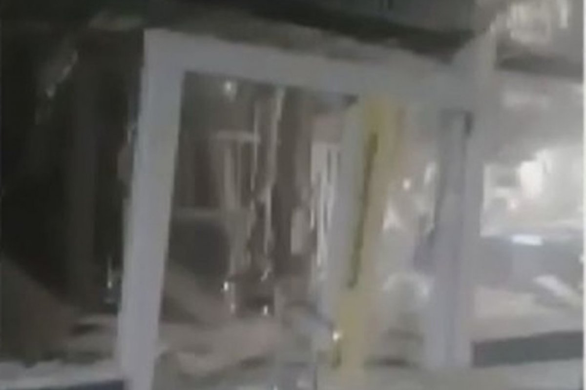 Homens armados explodem agência do Banco do Brasil em Salinas da Margarida, no recôncavo baiano