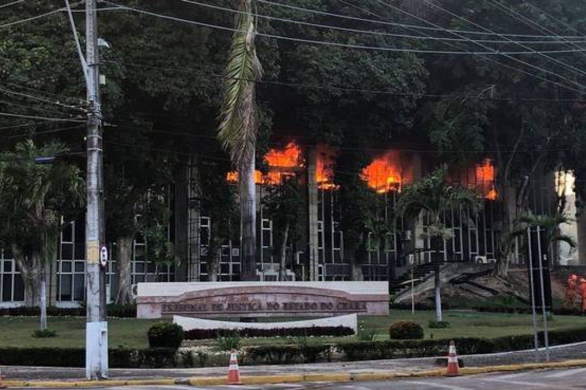 Incêndio atinge Tribunal de Justiça do Ceará 