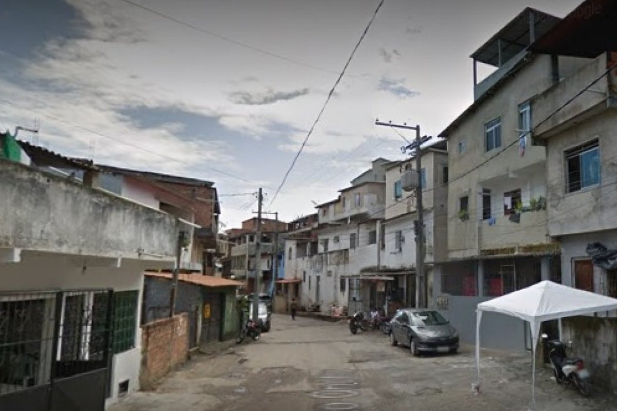 Mulher é morta a tiros enquanto andava de moto no Cabula, em Salvador