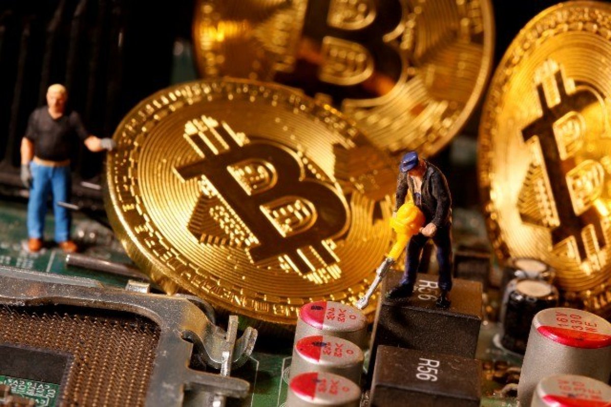 El Salvador se torna o primeiro país a adotar bitcoins como moeda legal