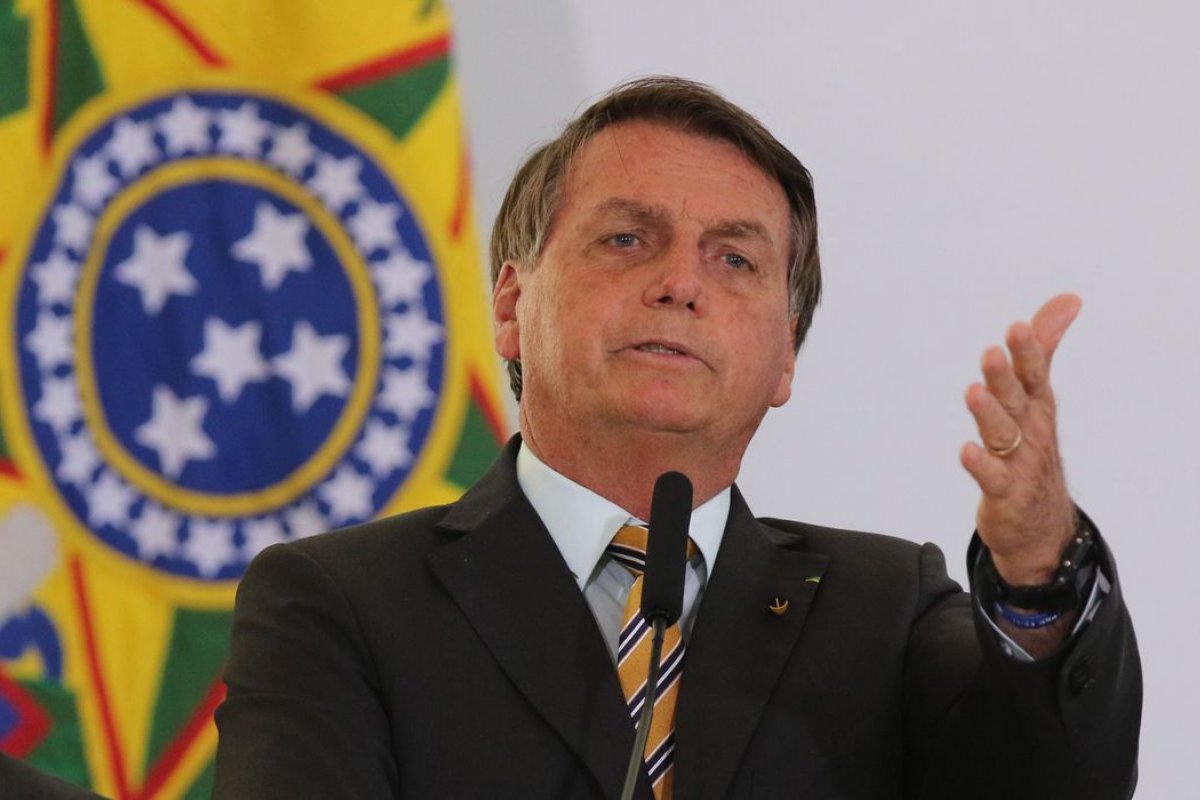 Em áudio, Bolsonaro pede que caminhoneiros liberem estradas