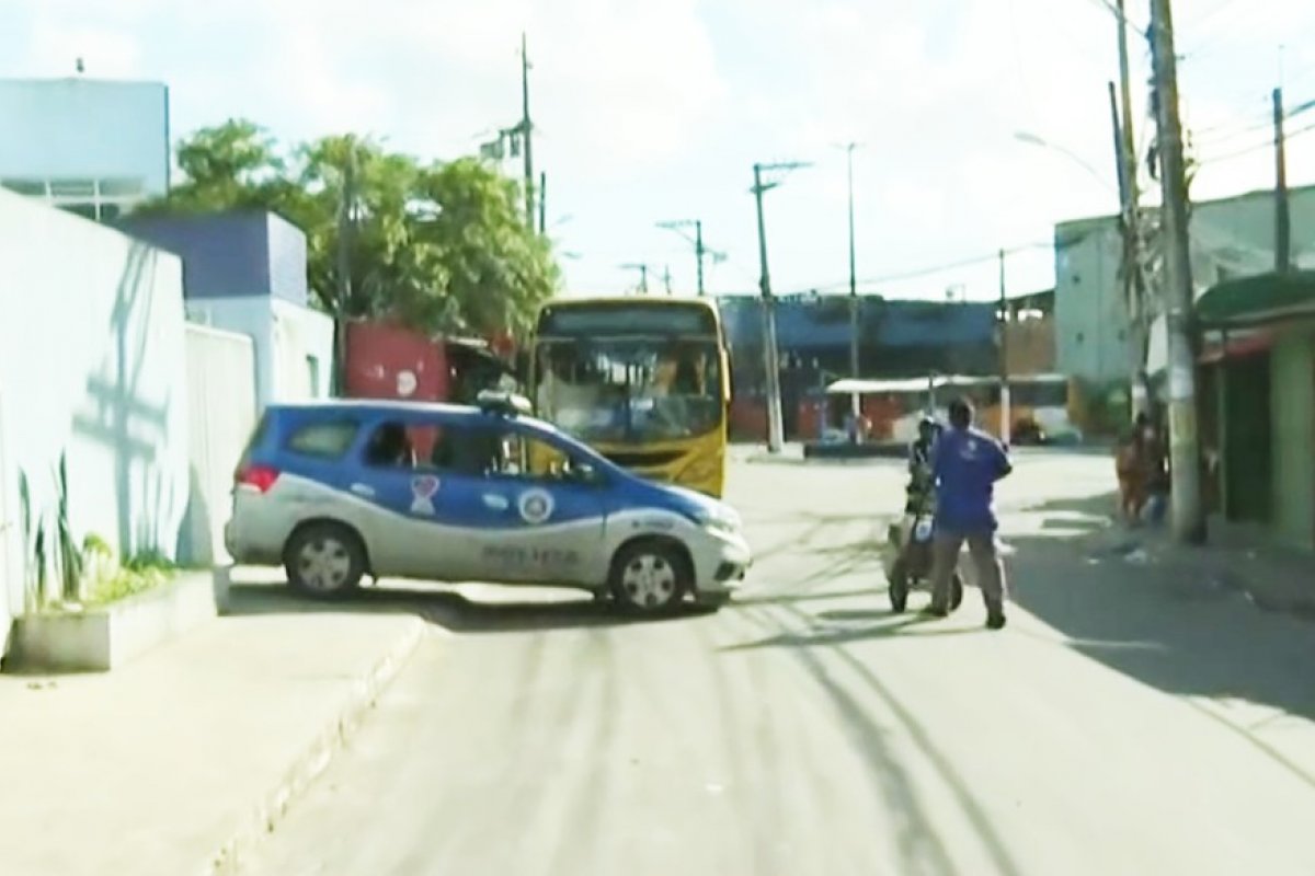 Homens são mortos a tiros no bairro de Fazenda Coutos, em Salvador 