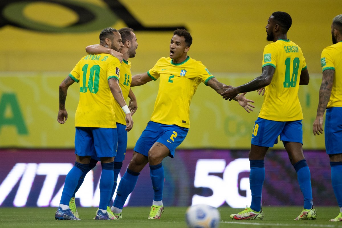 Brasil bate Peru e segue líder com sobras das Eliminatórias para Copa