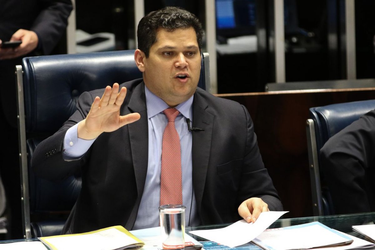 Alcolumbre convoca sessão que pode derrubar vetos sobre abuso de autoridade