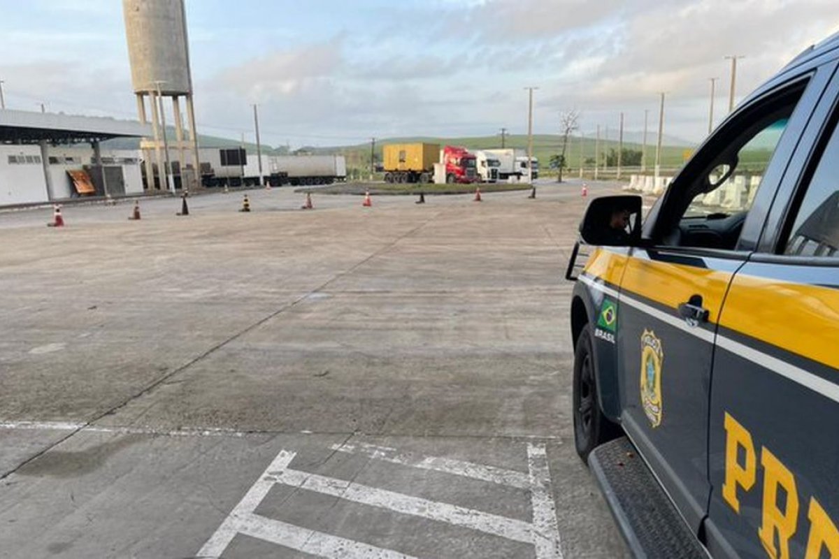 Toda a malha rodoviária federal estava aberta para o livre fluxo, diz governo federal