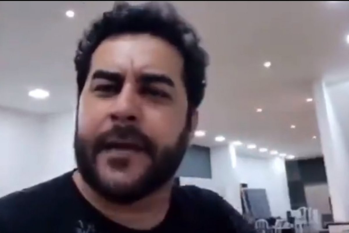 Vídeo: Pastor diz que 'Bolsonaro está brincando com a cara do brasileiro'