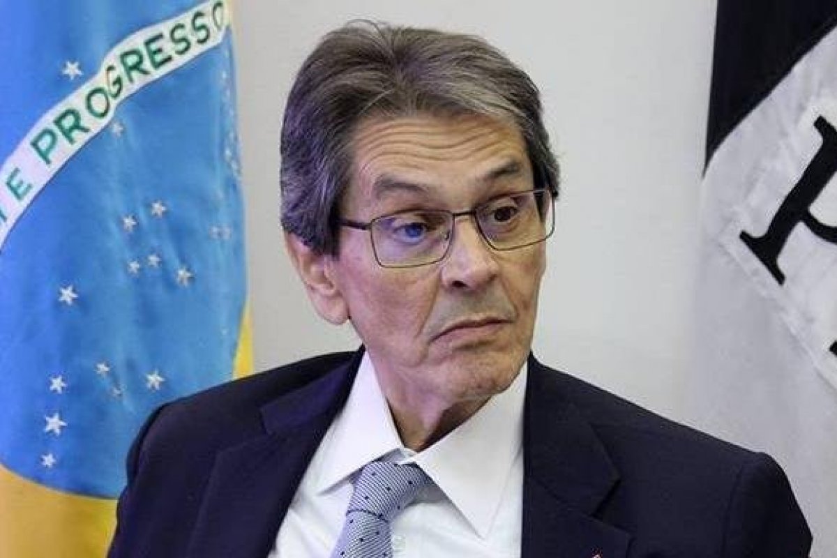 Justiça condena Roberto Jefferson a pagar multa de R$ 300 mil por ofensa homofóbica