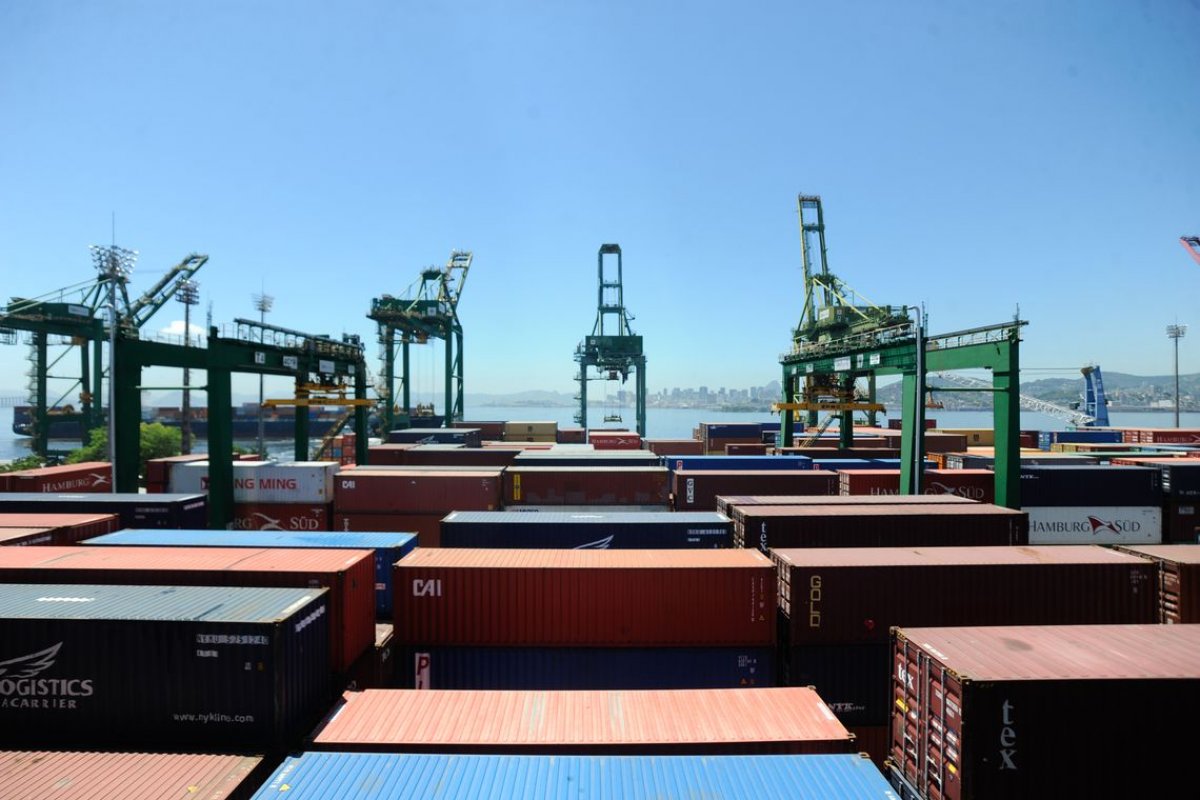 Balança comercial apresenta superávit de US$ 968 milhões na 3ª semana de setembro