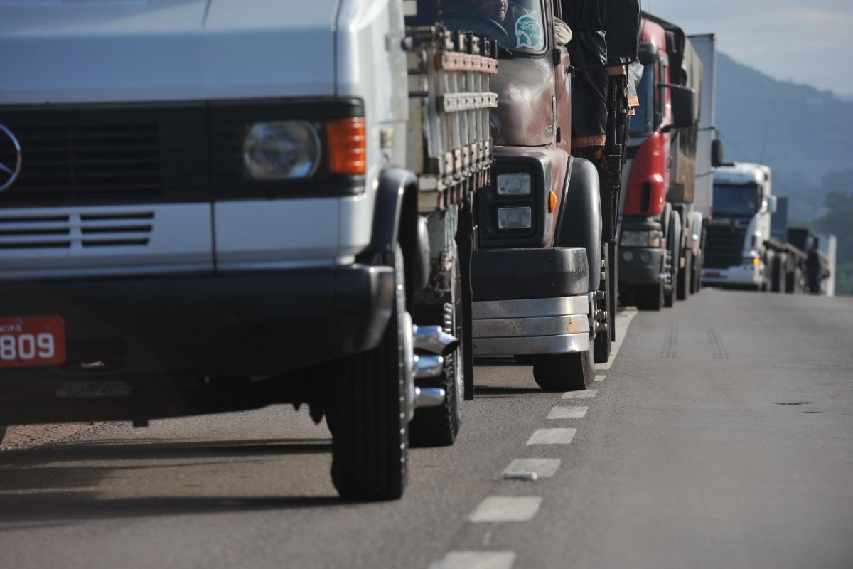 Número de caminhoneiros empregados cresceu 14% no governo Bolsonaro