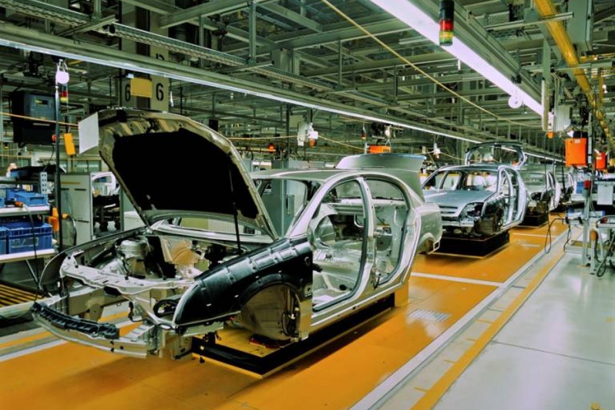 Dólar e desorganização na cadeia produtiva fazem preços de carros disparar
