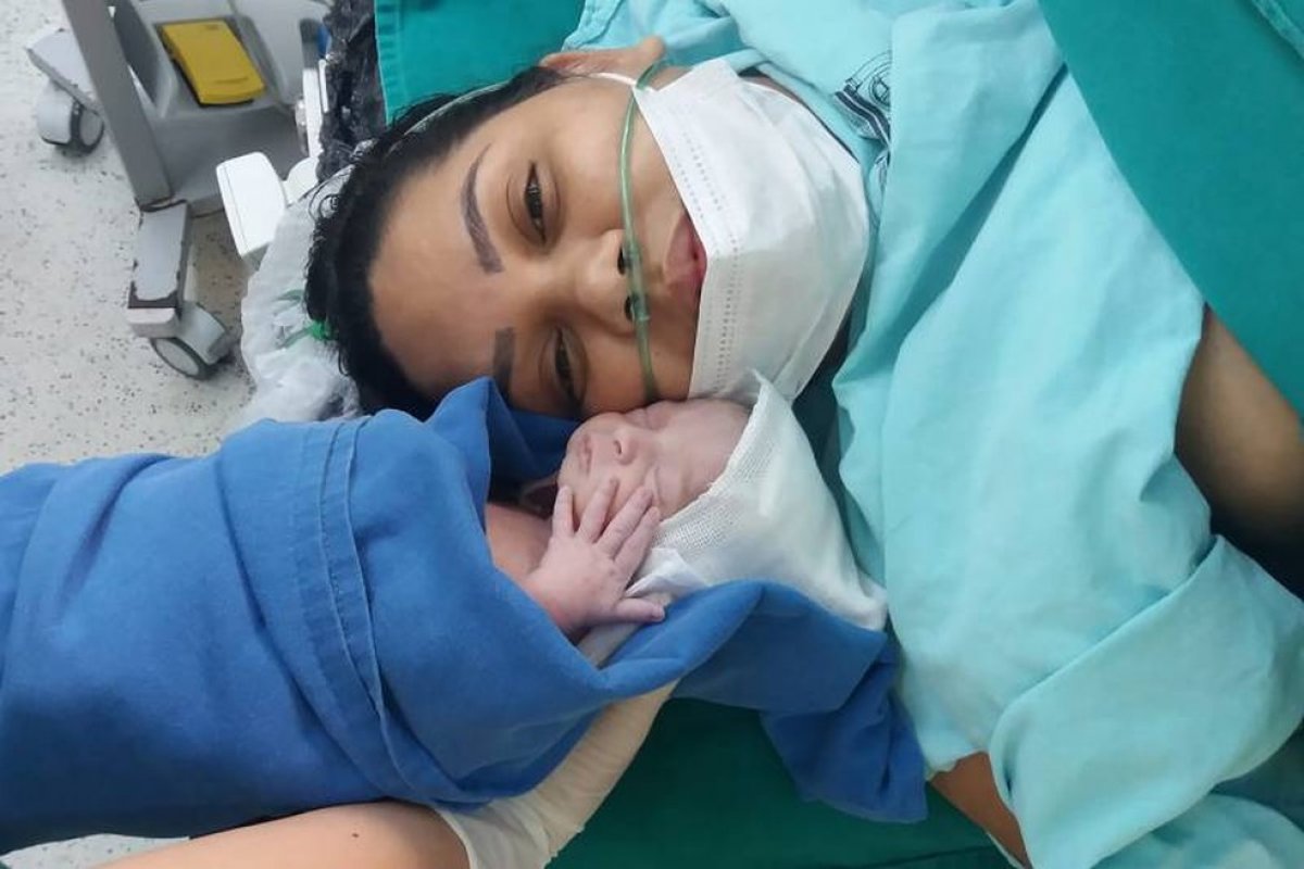 Mãe precisa de mais de 500 bolsas de sangue para sobreviver após porto  