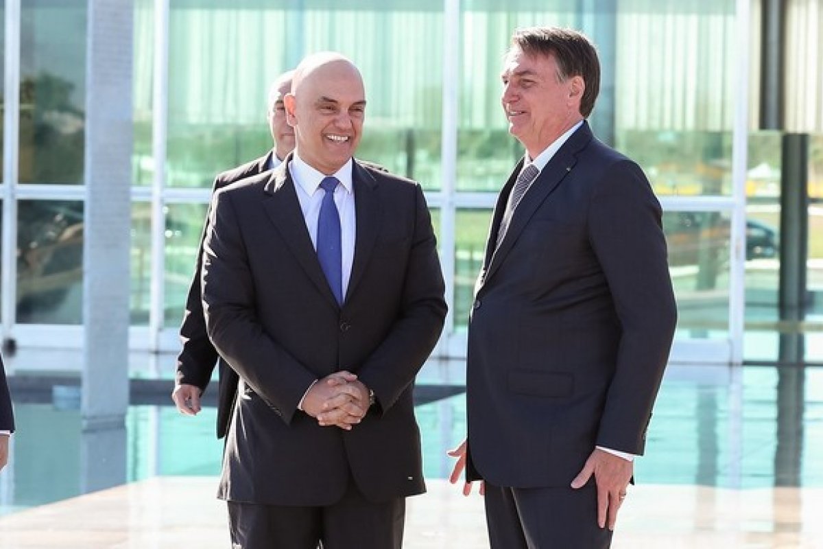 Moraes não recuou "um milímetro" em conversa com Bolsonaro, afirma Temer