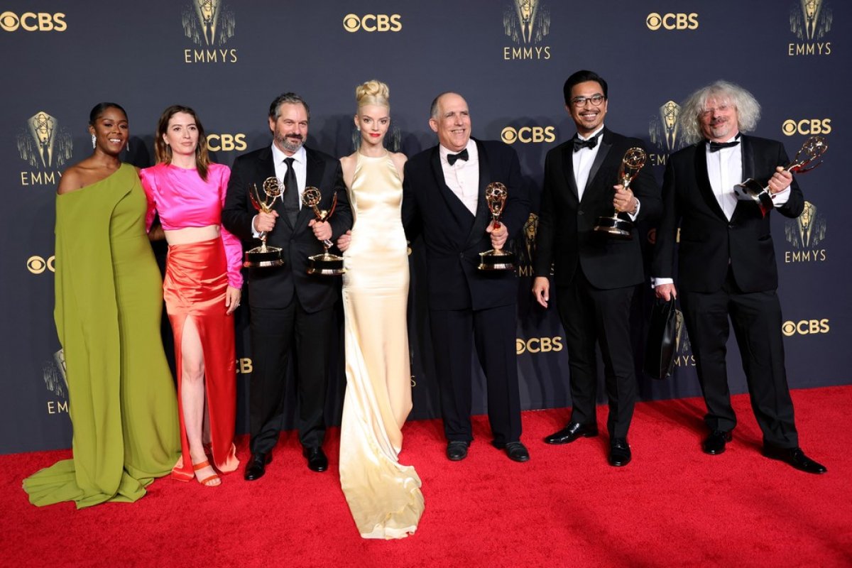 Emmy 2021: 'The Crown' é a grande vencedora da noite de premiações