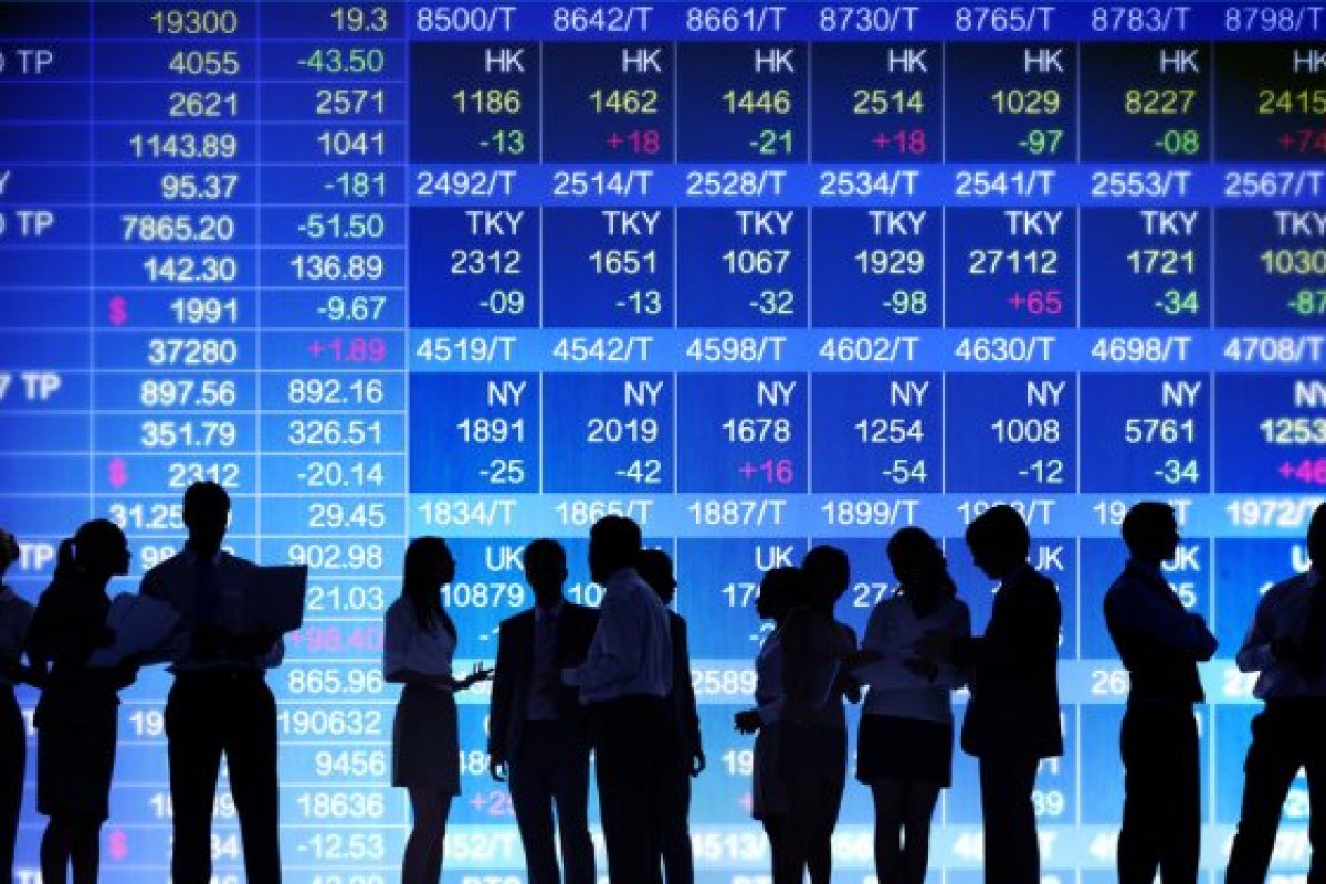 Com recuo de mais de 2%, Bovespa fecha na menor pontuação do ano