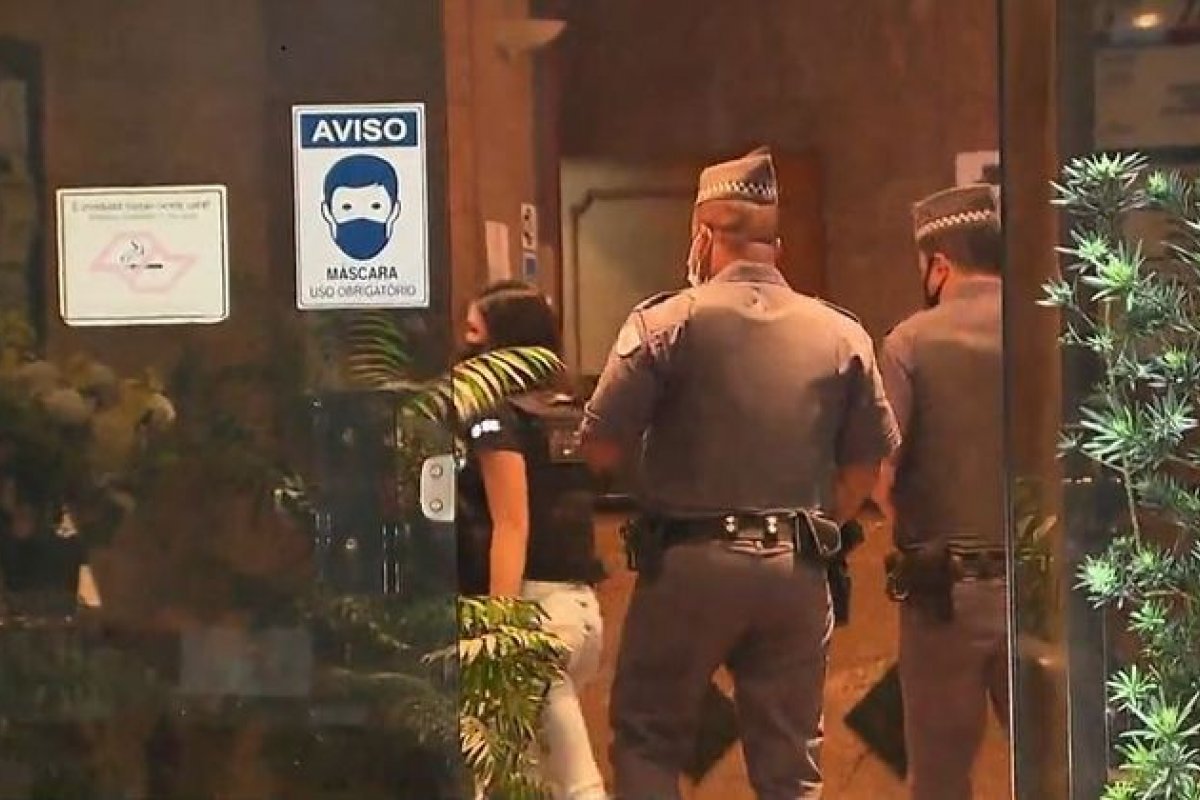 Homem é encontrado morto em hotel com saco plástico na cabeça, em São Paulo 