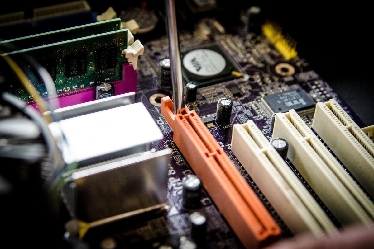 Mineração de criptomoedas produz toneladas de lixo eletrônico por ano, diz pesquisa