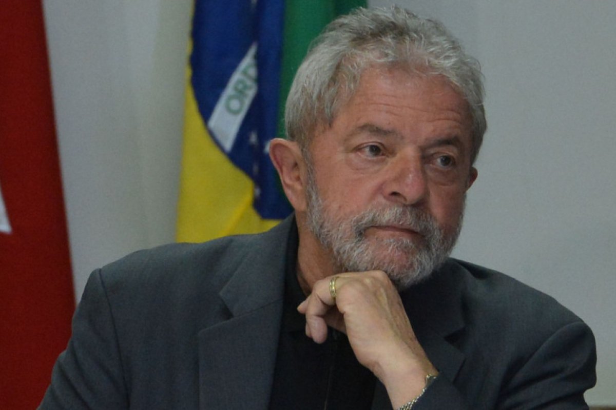 Lula lidera dois cenários na corrida eleitoral de 2022, aponta Ipec