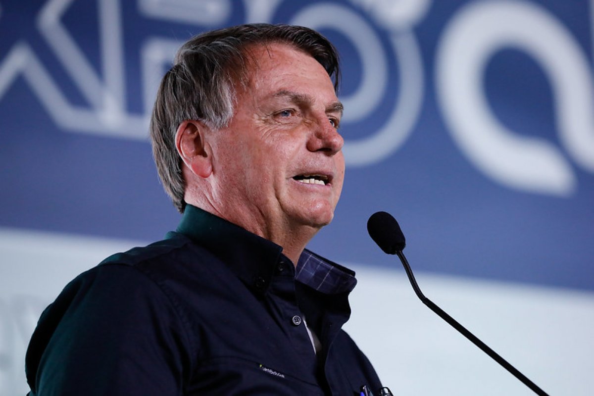 Vídeo: Bolsonaro diz que mortes por Covid-19 no Brasil foram superdimensionadas
