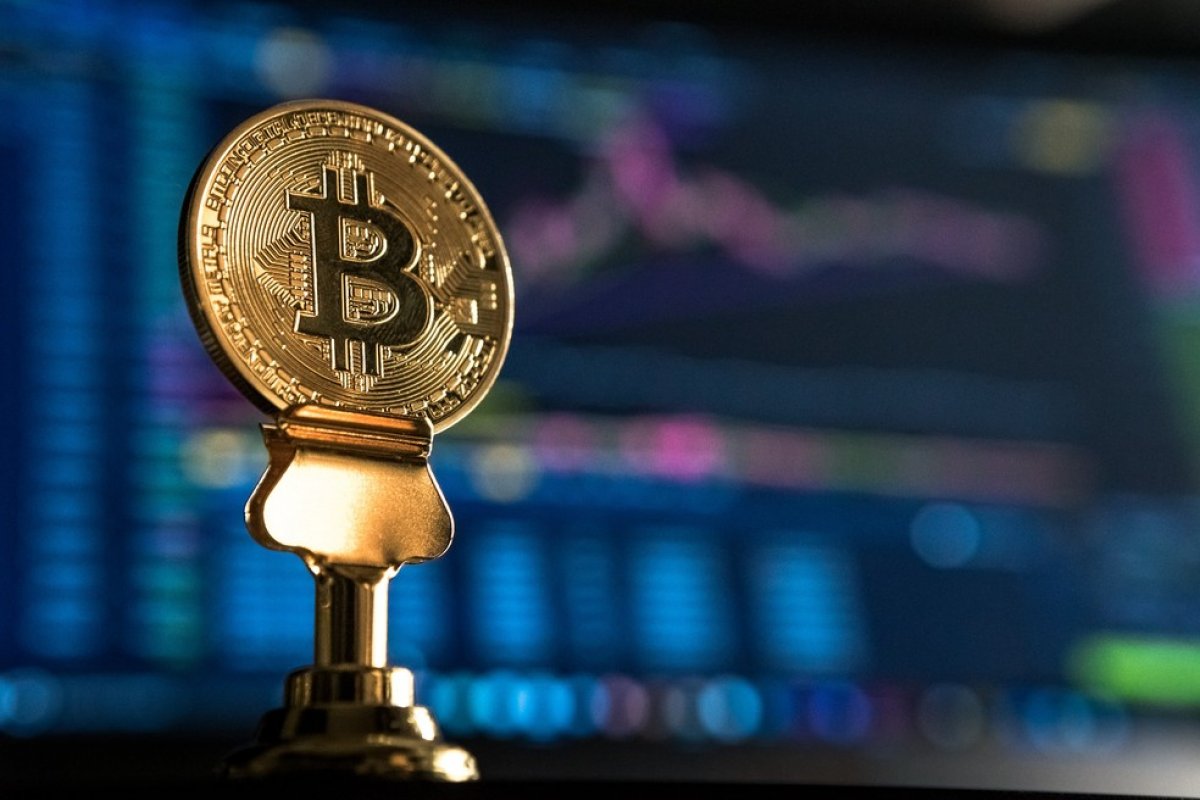 Bitcoin perde quase 6% após China proibir transações com criptomoedas