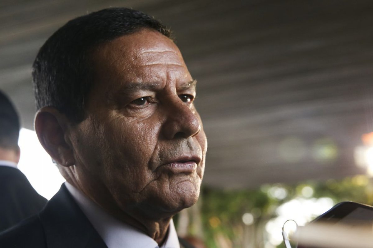Hamilton Mourão diz que decide futuro político em março de 2022