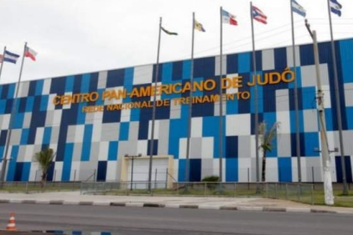 Secretário de Trabalho e Esporte da Bahia afirma que vai criar arena de lutas para UFC